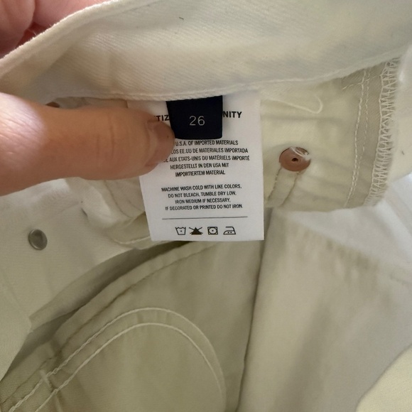 CITIZENS OF HUMANITY | Size 26 | Horseshoe Distressed Barrel-Leg Jeans - Picture 12 of 12